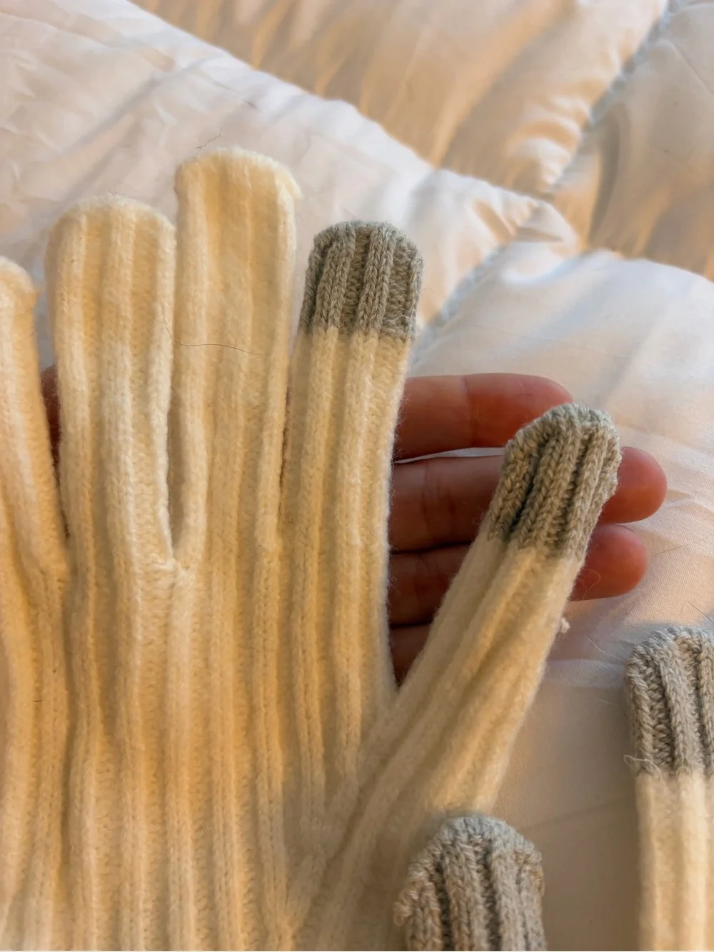 Universal Thread Cream Ribbed Knit Gloves with Gray Touch Tips